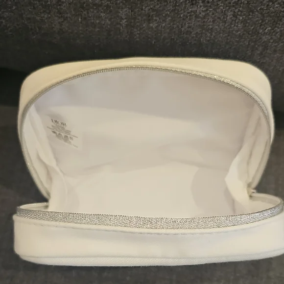 New Dior off-white cosmetic bag - Picture 3 of 8